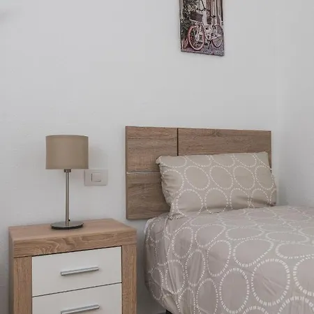 Home2book Cute Triana Center Apartment
