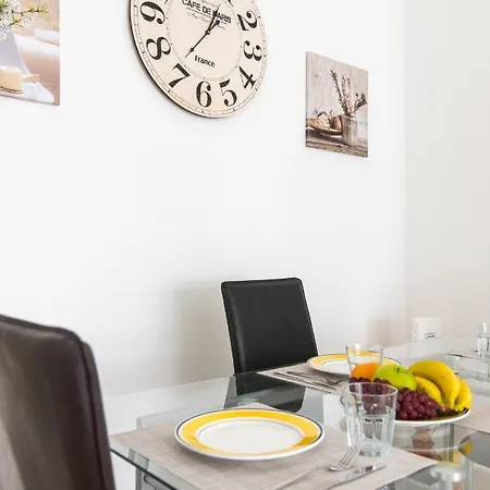 Apartment Home2book Cute Triana Center